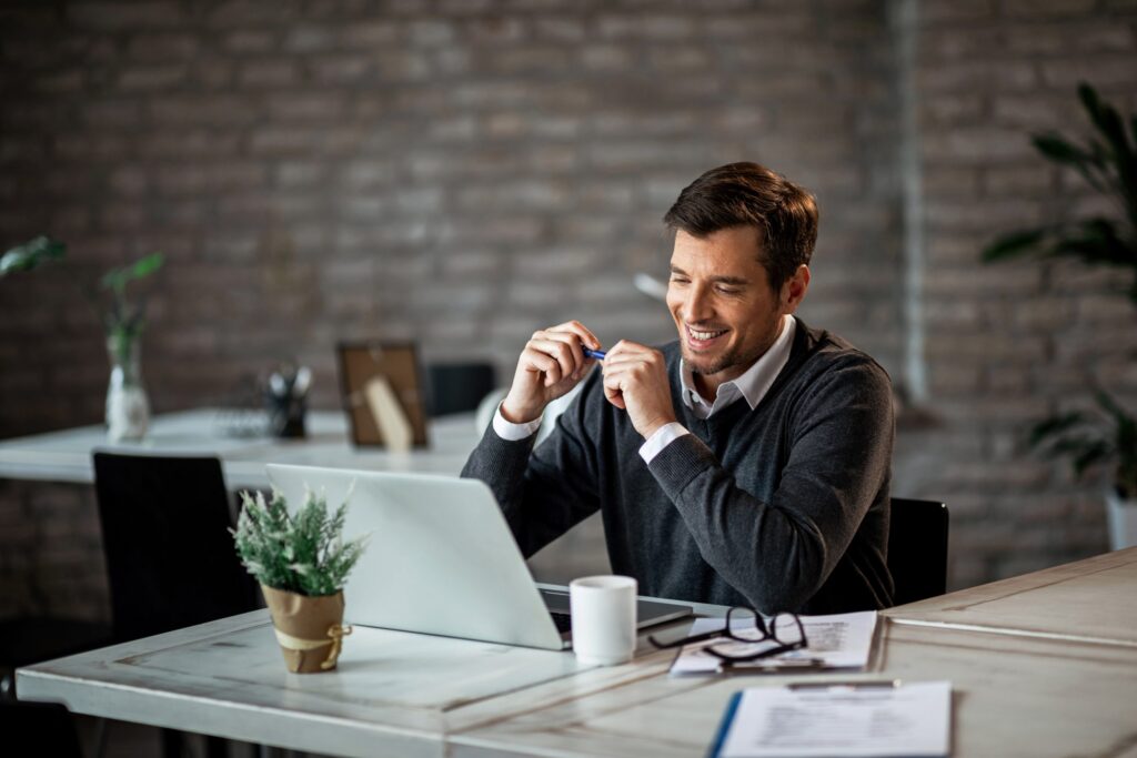 Como atualizar seu currículo e destacar-se no mercado de trabalho