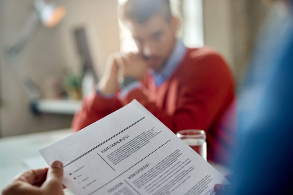 Como destacar meu currículo: 6 dicas essenciais para atrair a atenção dos empregadores